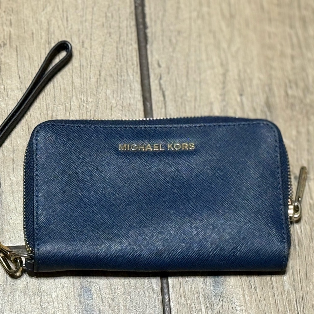 Michael Kors Dark Blue Zip Wristlet